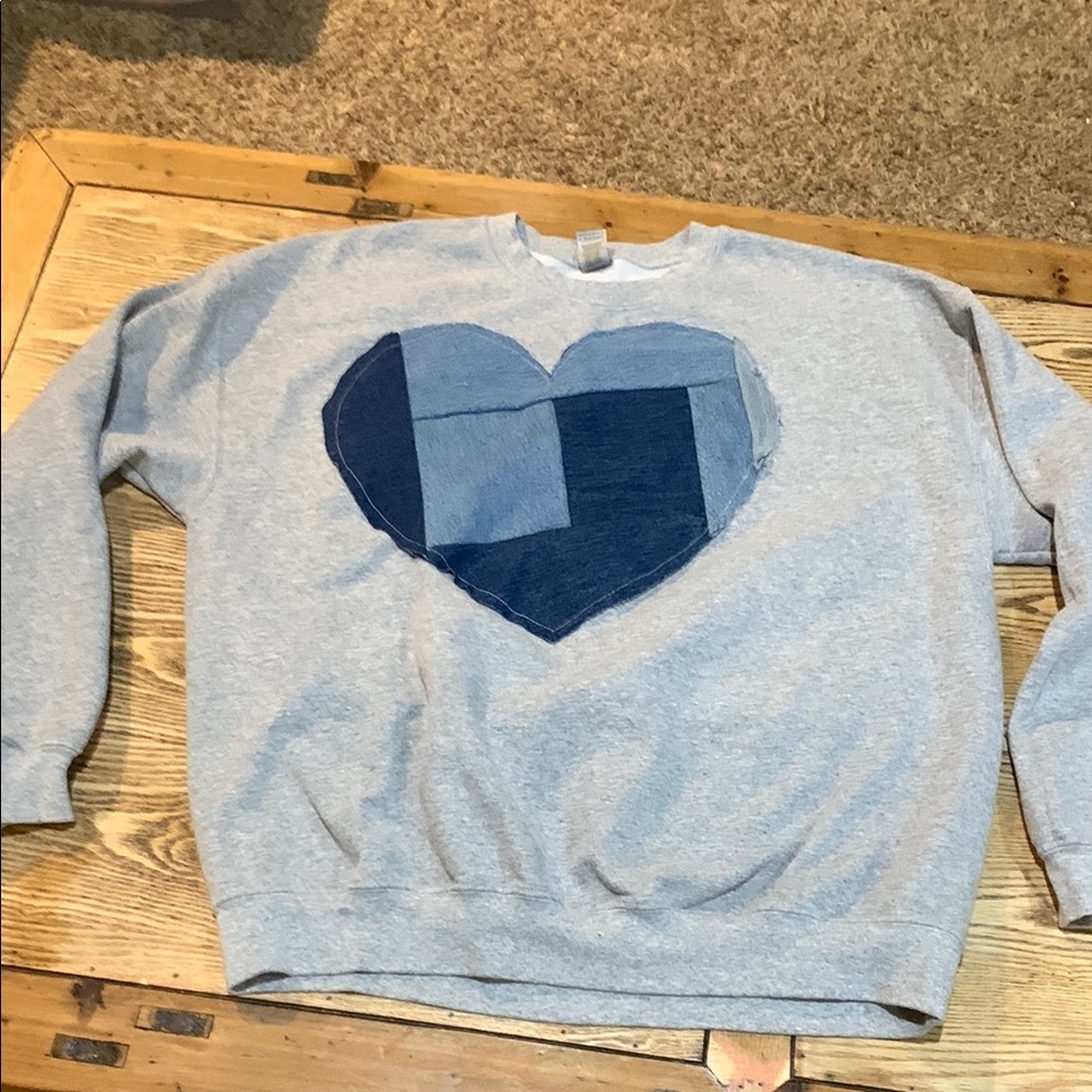 Upcyclef xl Gray Sweatshirt with Blue Heart Patch - Picture 2 of 5